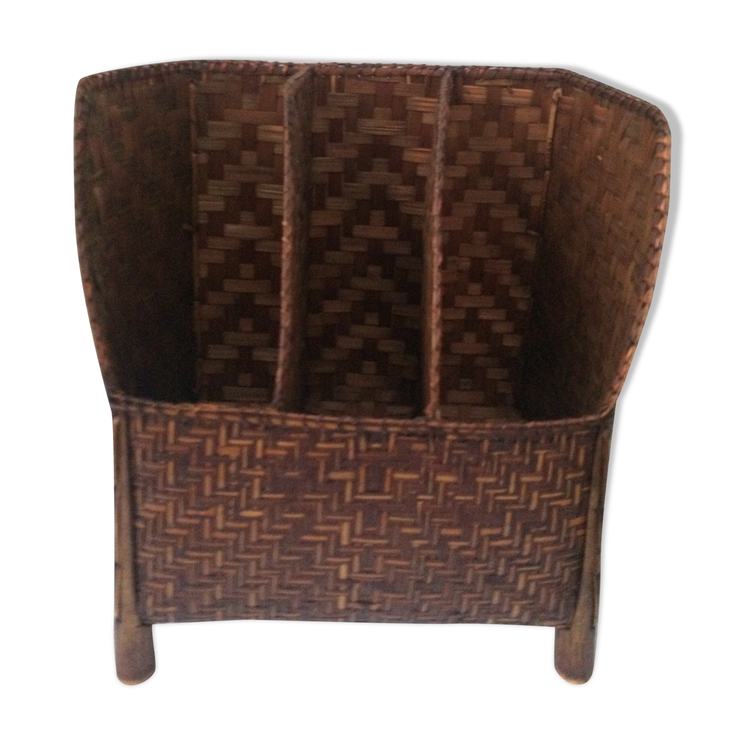 Put documents in two-tone braided bamboo 3 compartments vintage 1970