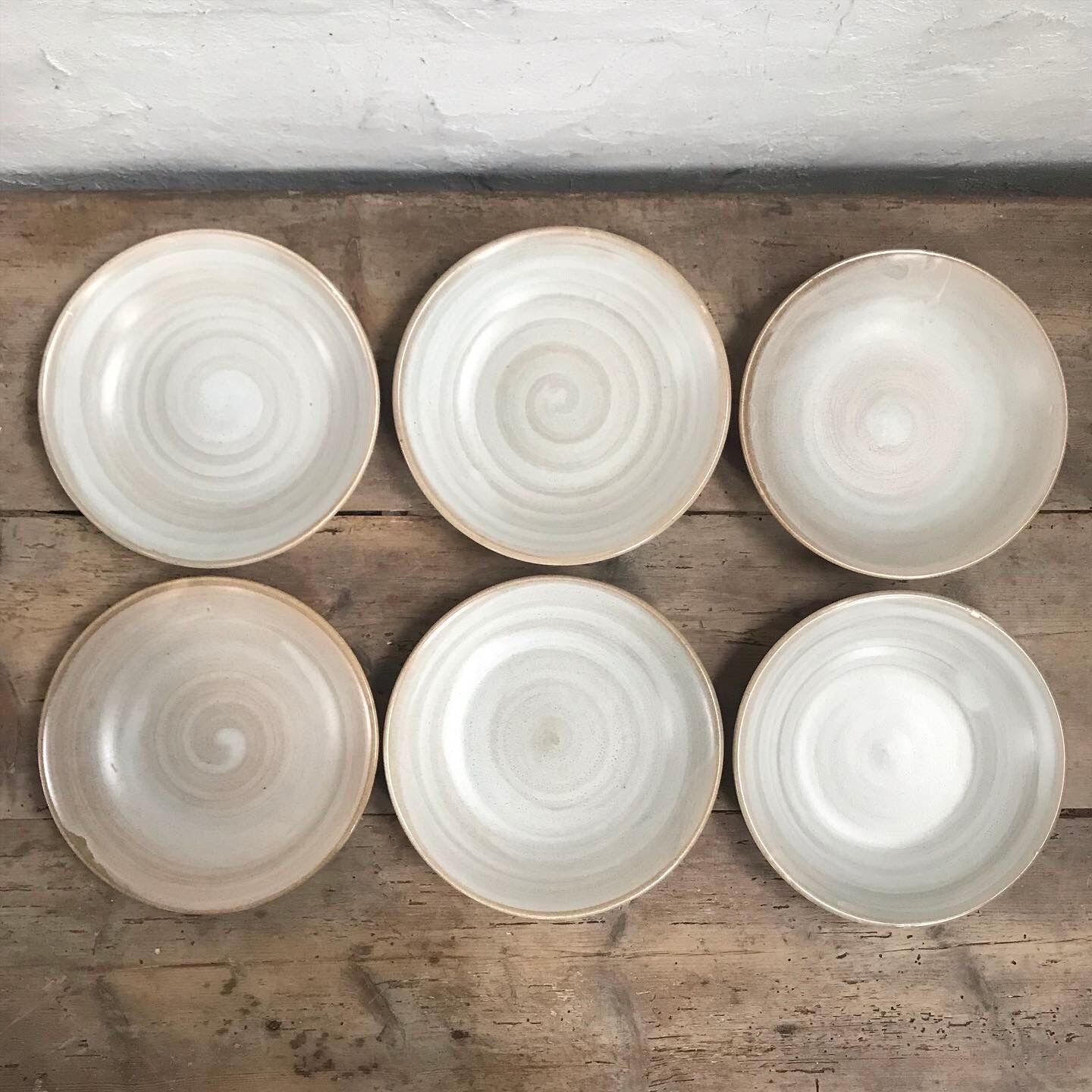 Set of 6 hollow stoneware plates