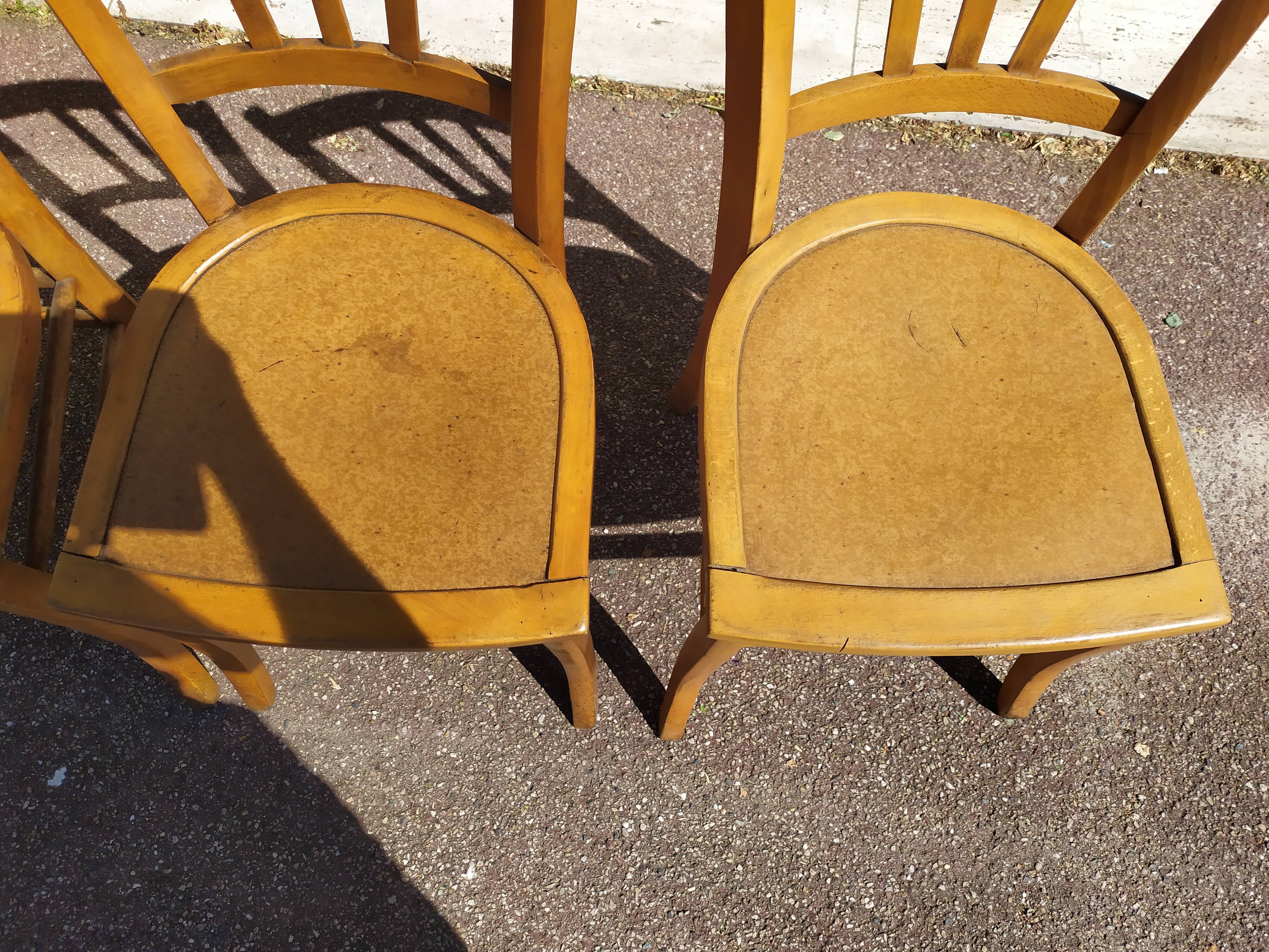 Lot de 4 chaises de bistrot ou de ferme en bois anciennes