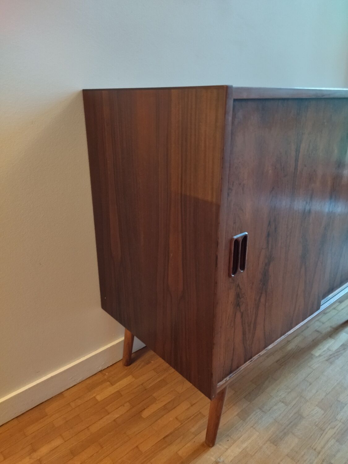 Rosewood chest of drawers