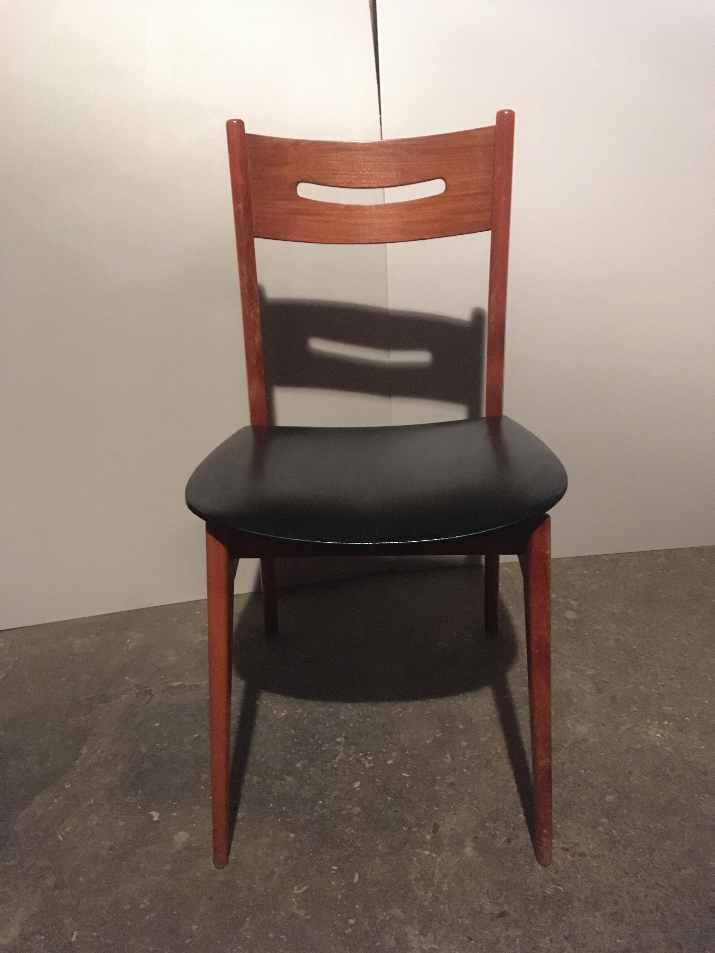 Scandinavian chair feet black skai compass