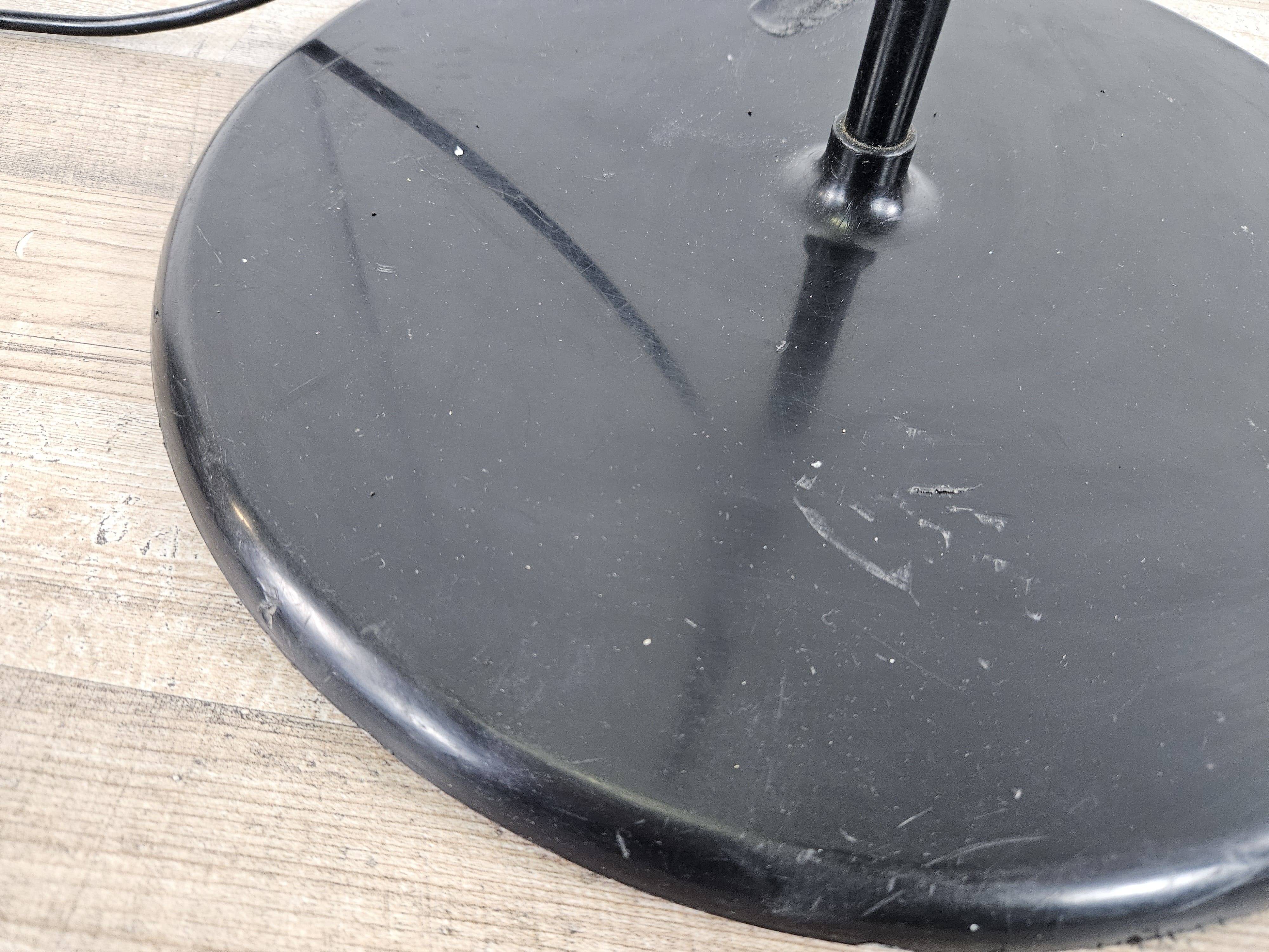 Lampadaire Aton conçu par Ernesto Gismondi en 1980 pour Artemide