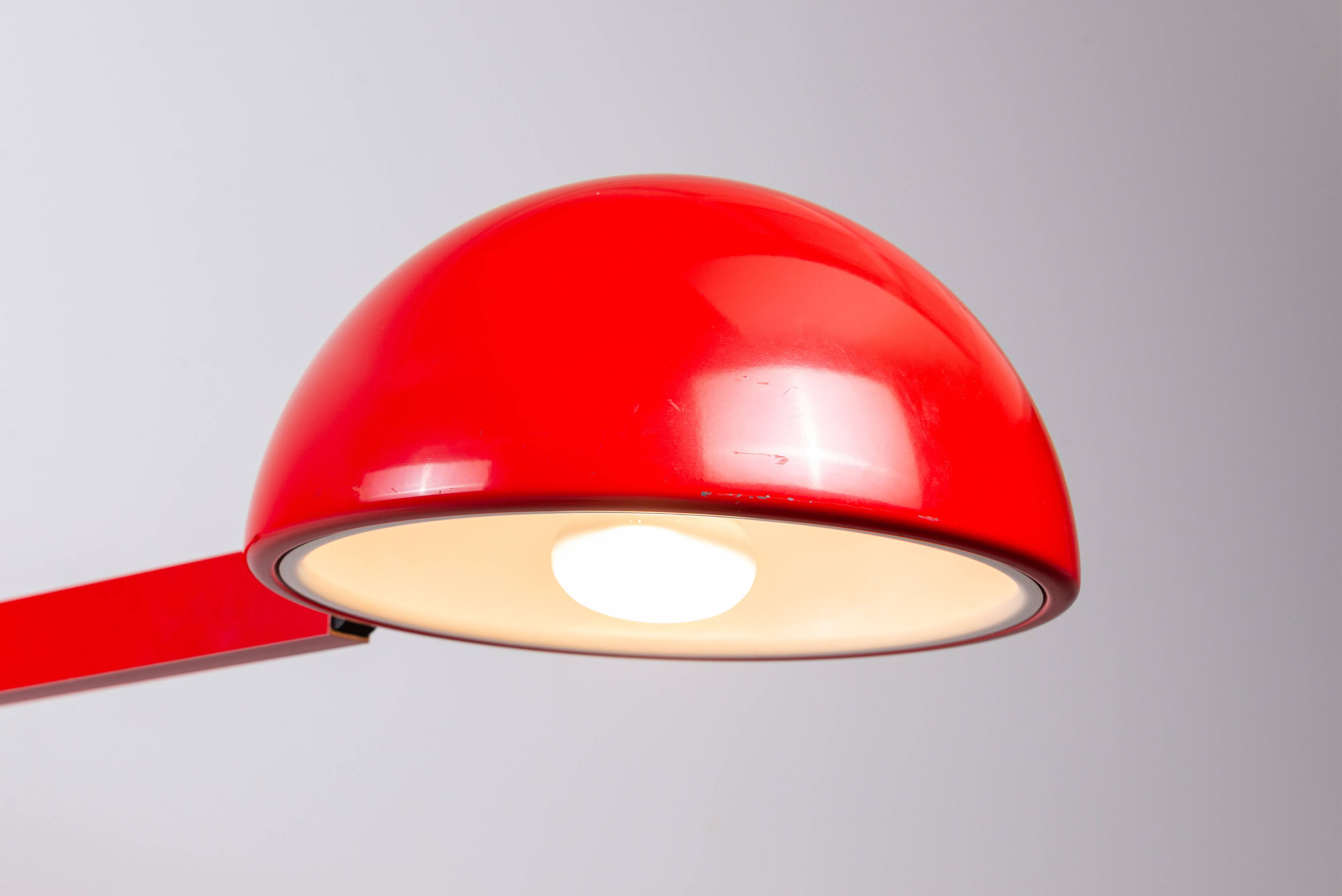 Lampe murale extensible post-moderne en métal rouge