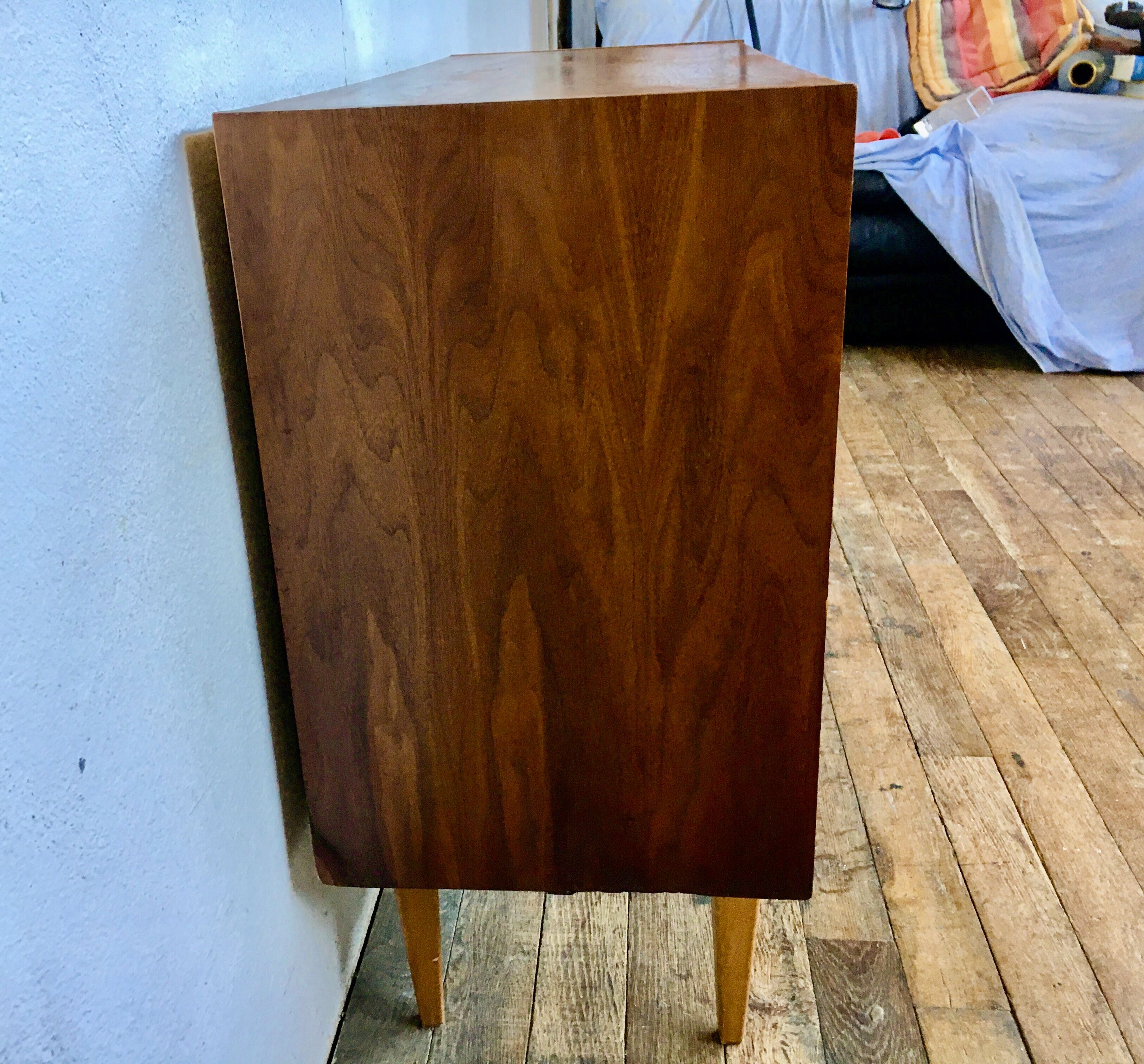 Buffet vintage retro 1950 feet spindles Scandinavian style