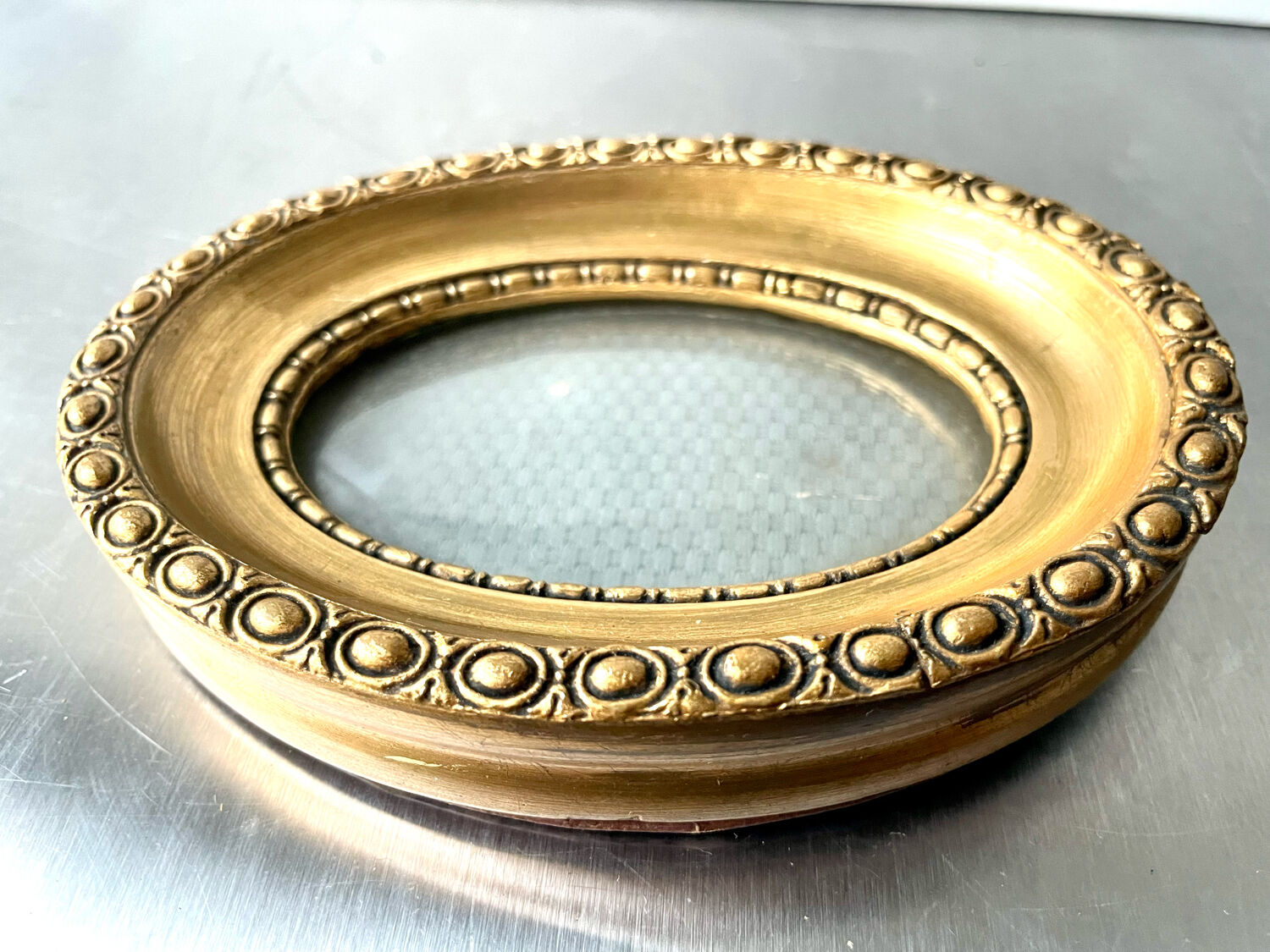 Antique Oval Frame gilded wood measurements 13 cm x 9.5 Convex glass