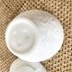 Sucrier oiseau en opaline blanche