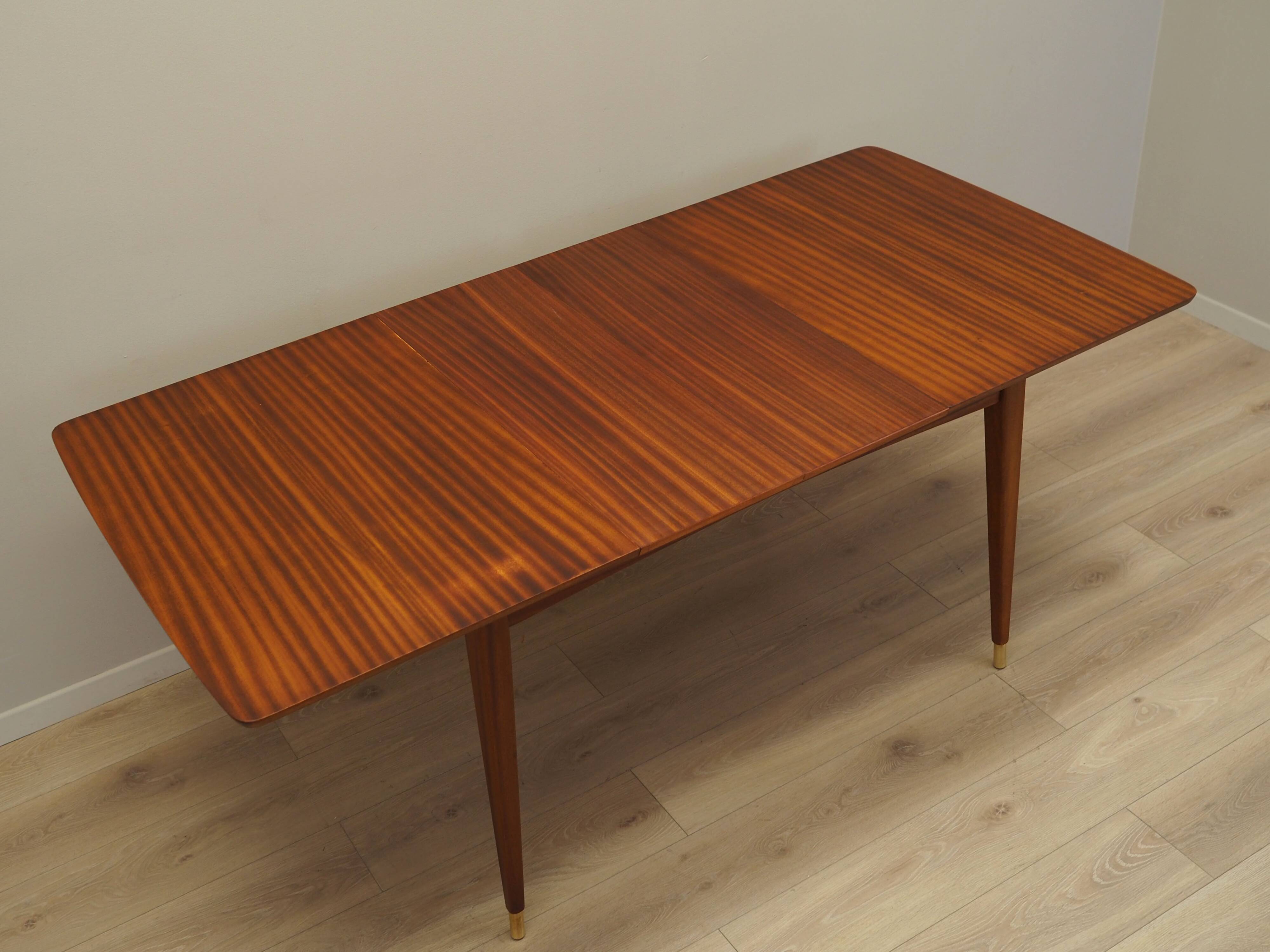 Table en acajou, design danois, années 1970, production : Danemark
