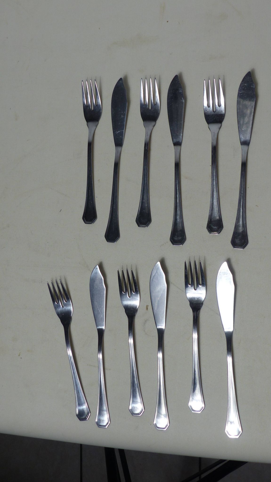 12 fish place settings