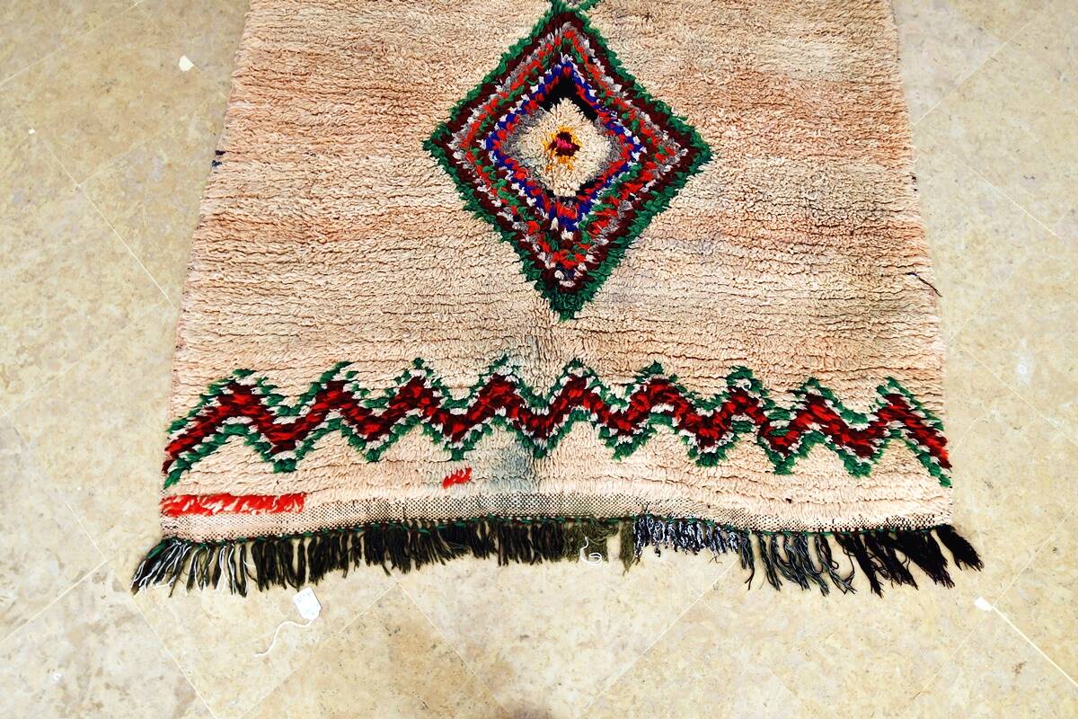 Vintage Boujaad Moroccan Berber rug 184 x 126 cm