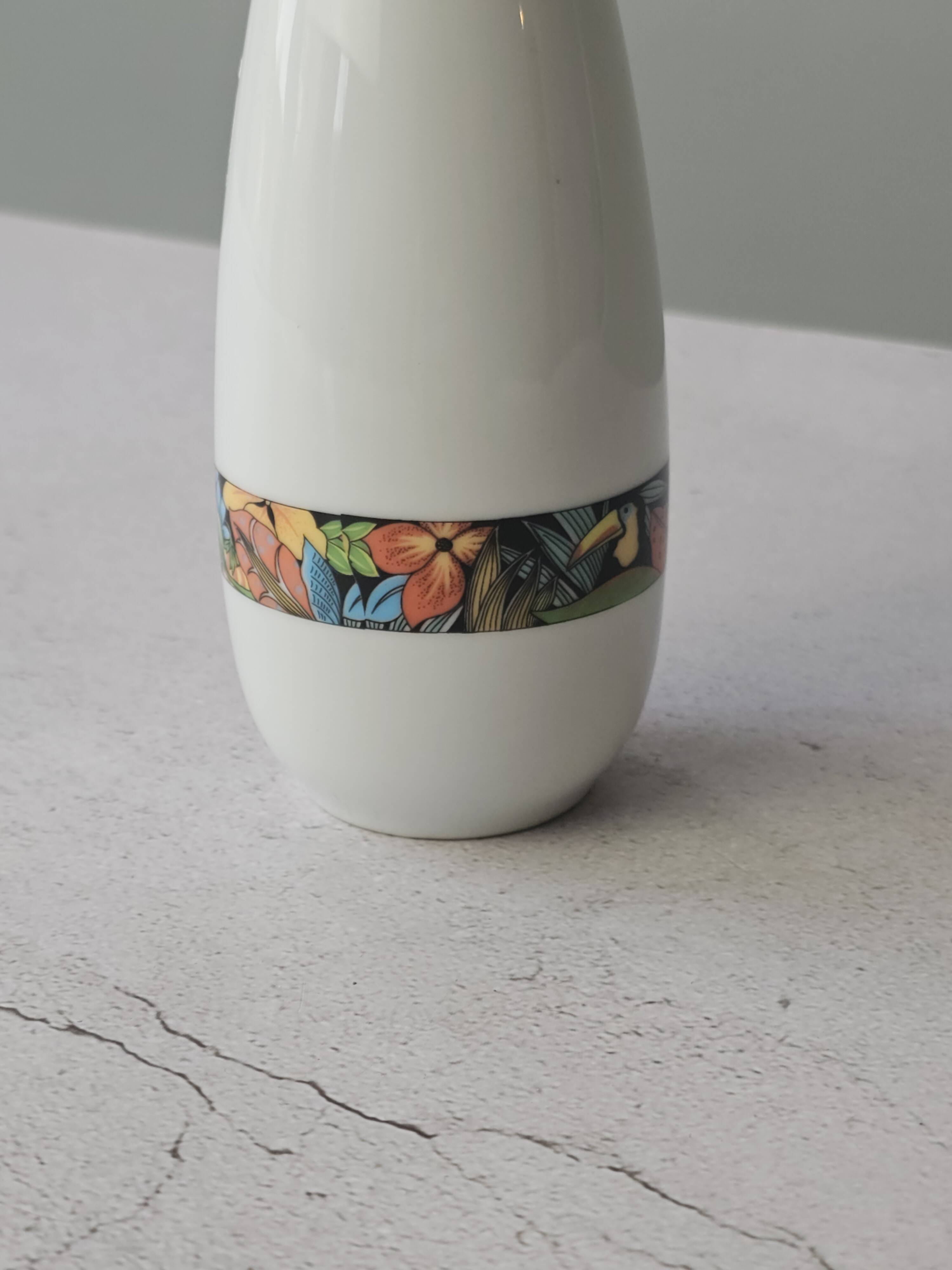 Small white porcelain vase from the Toucan collection by Pillivuyt.