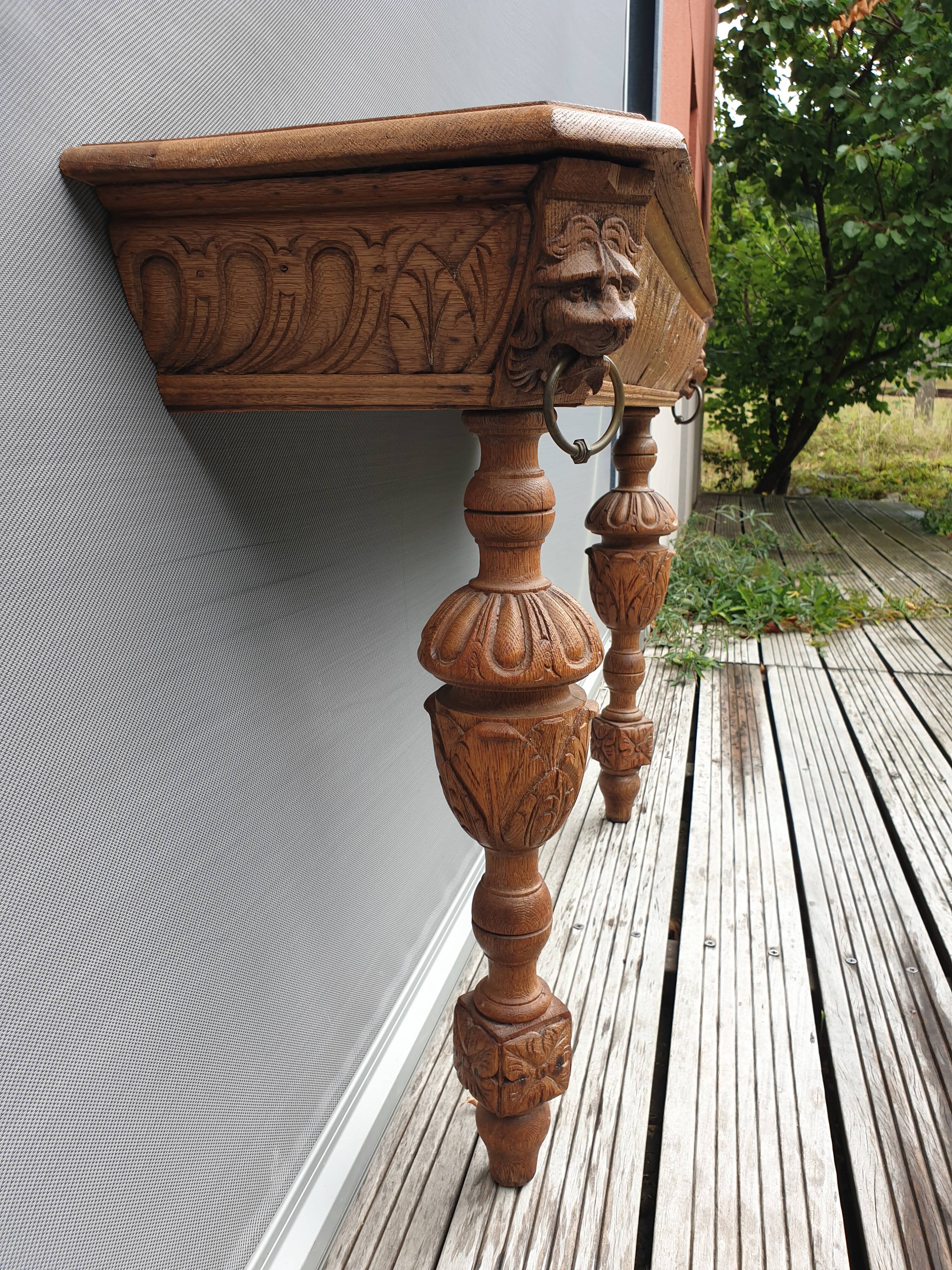 Neo-Gothic lion-headed applique console