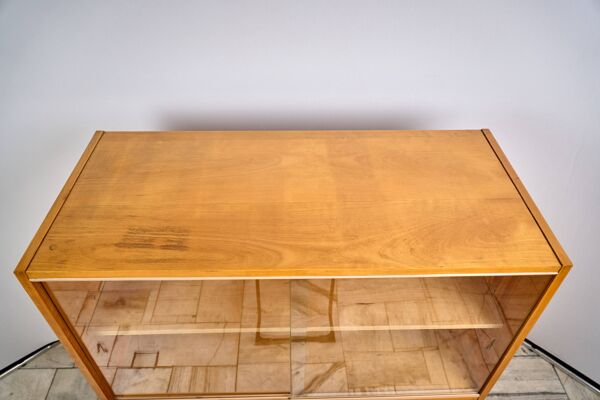 Vitrine vintage, années 1960, Tchécoslovaquie