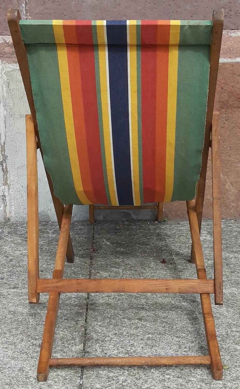 Vintage deckchair, lounge chair or chaise longue