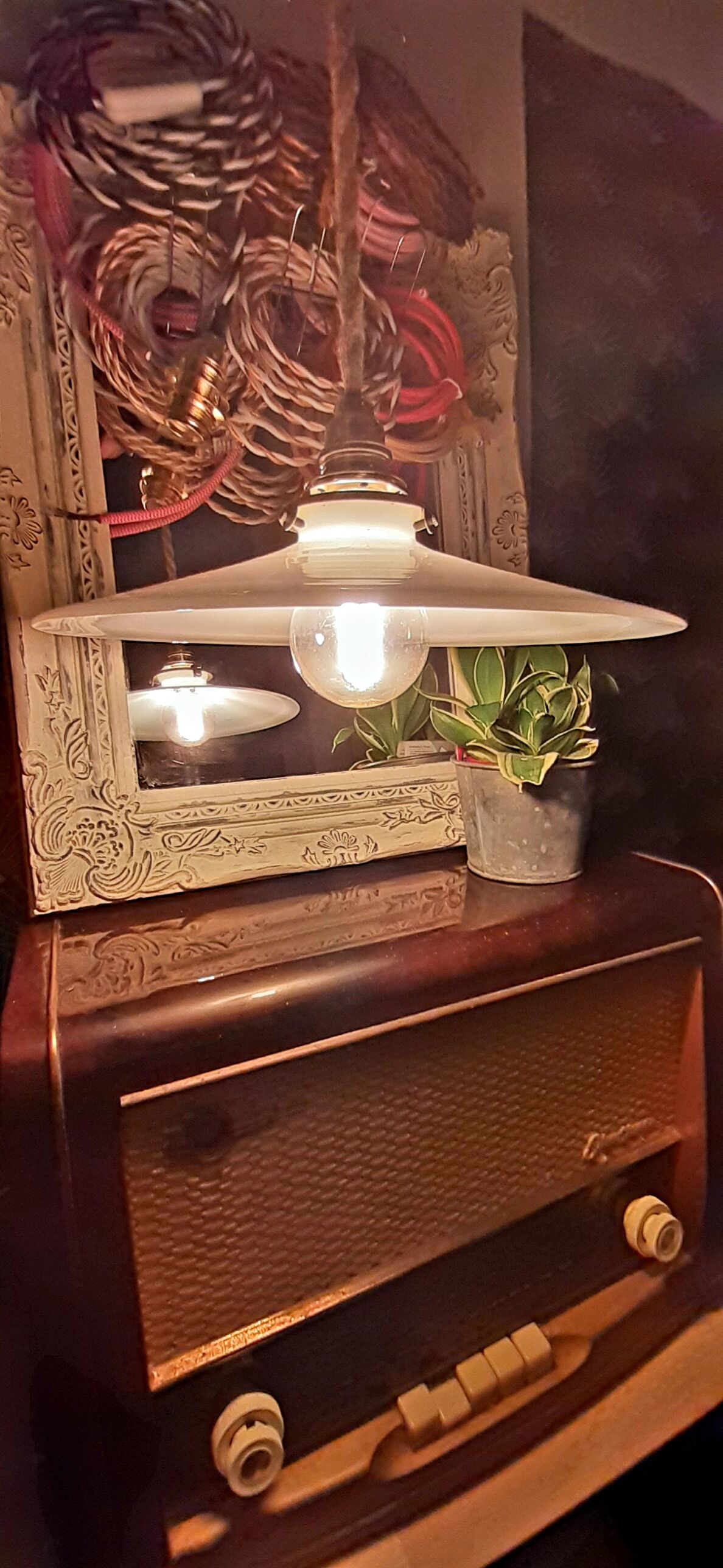 White opaline suspension