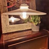 White opaline suspension