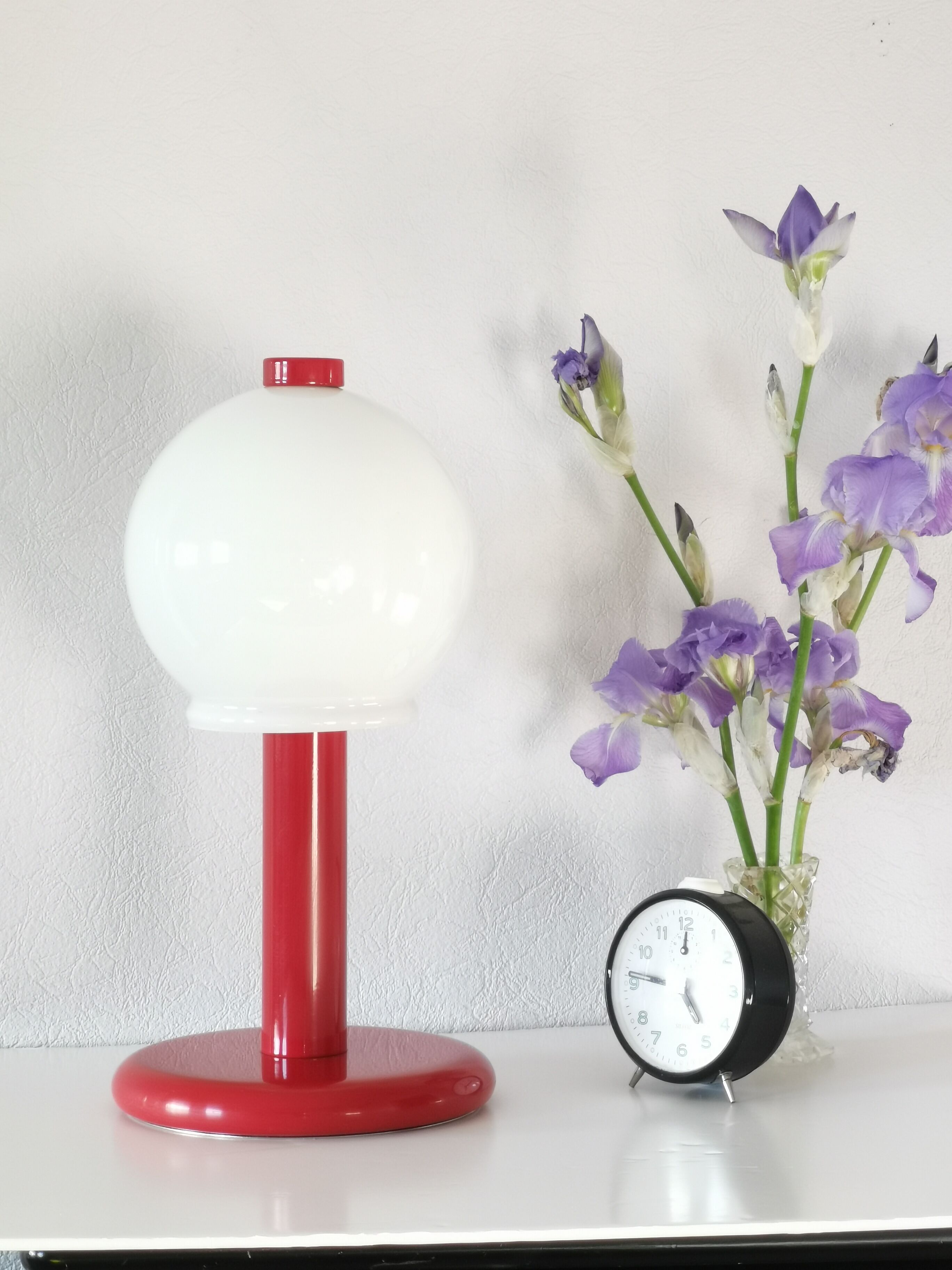 Mushroom lamp in lacquered steel and opaline, bubble gum, space age, 1970