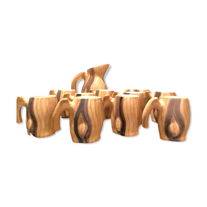 Dix mugs et un pichet