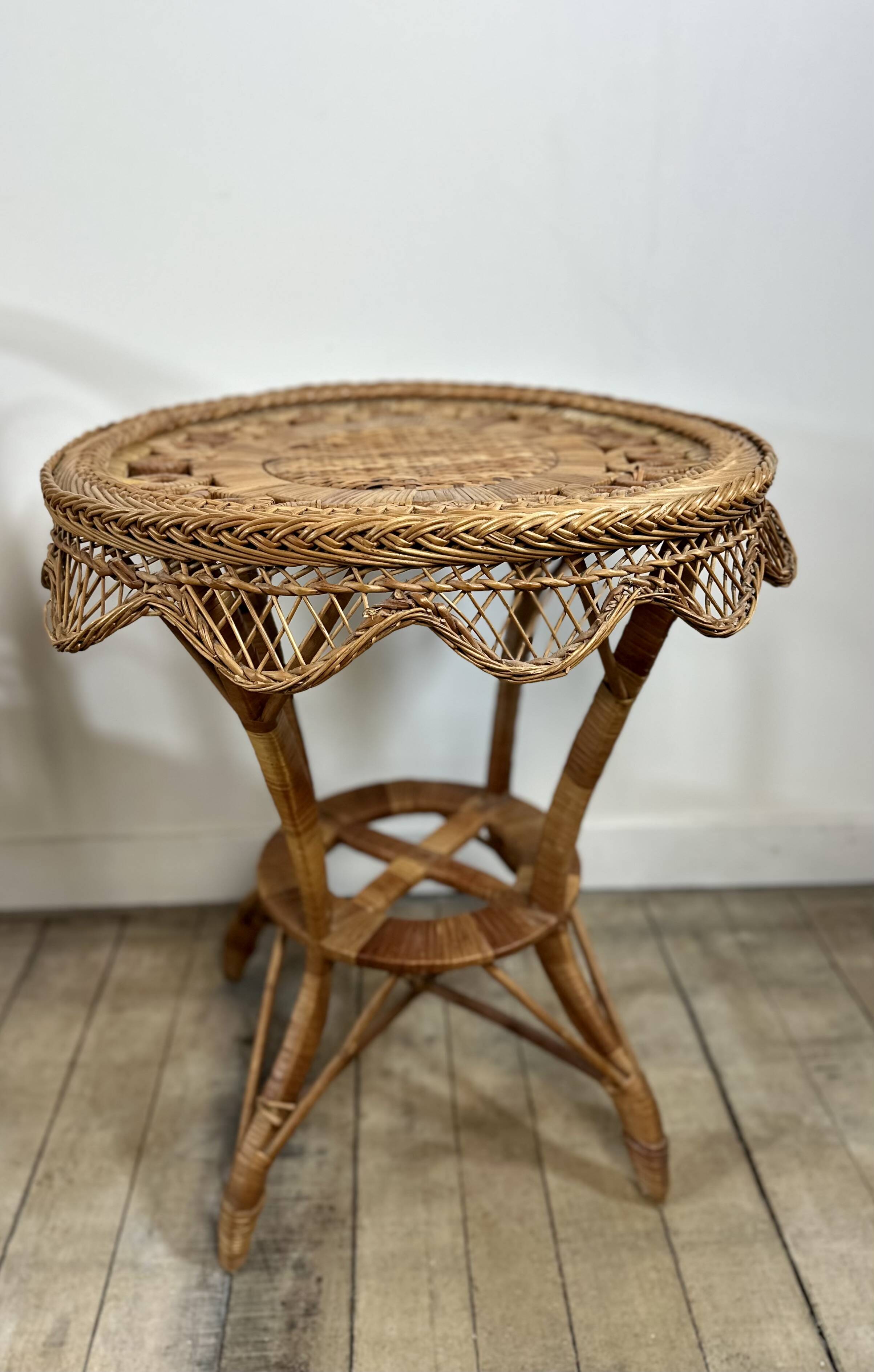 Victorian-style rattan lounge from the 1920s.