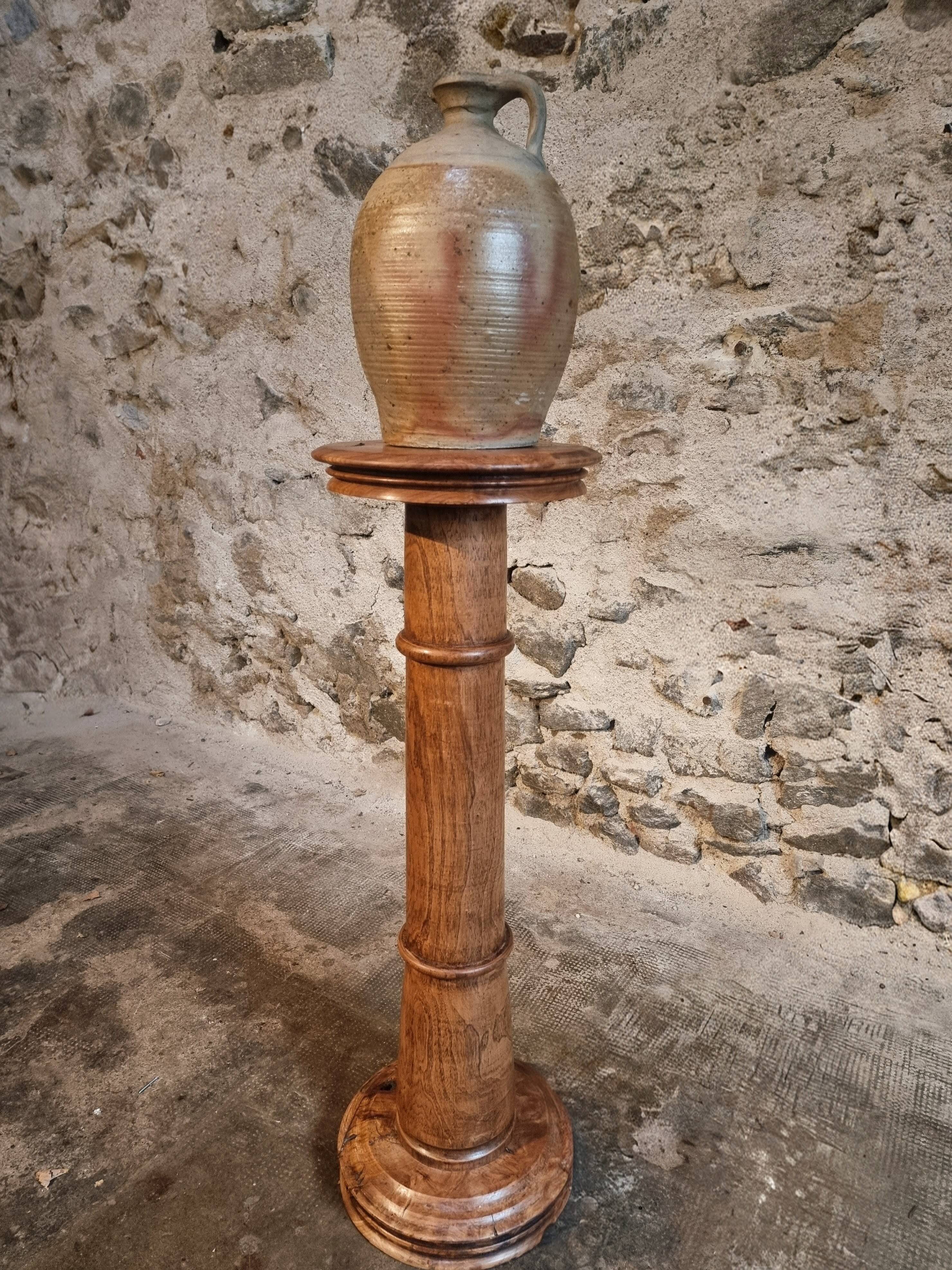 Ancient French pedestal in elm – Stand from the early 1900s