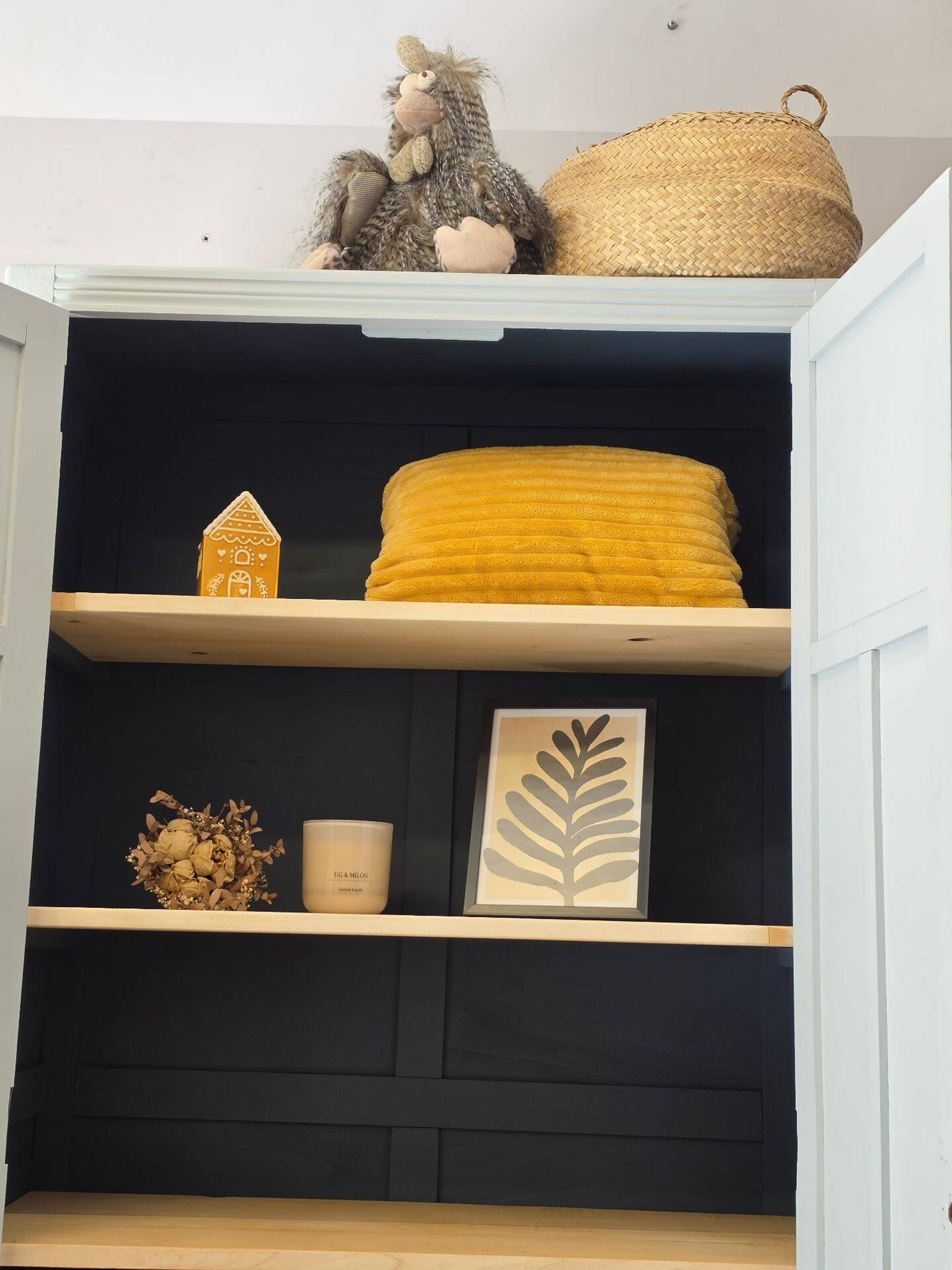 Armoire parisienne