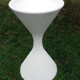 Diabolo-shaped fiber cement planter