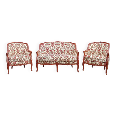 Salon ancien banquette et fauteuils bergère style Louis XV