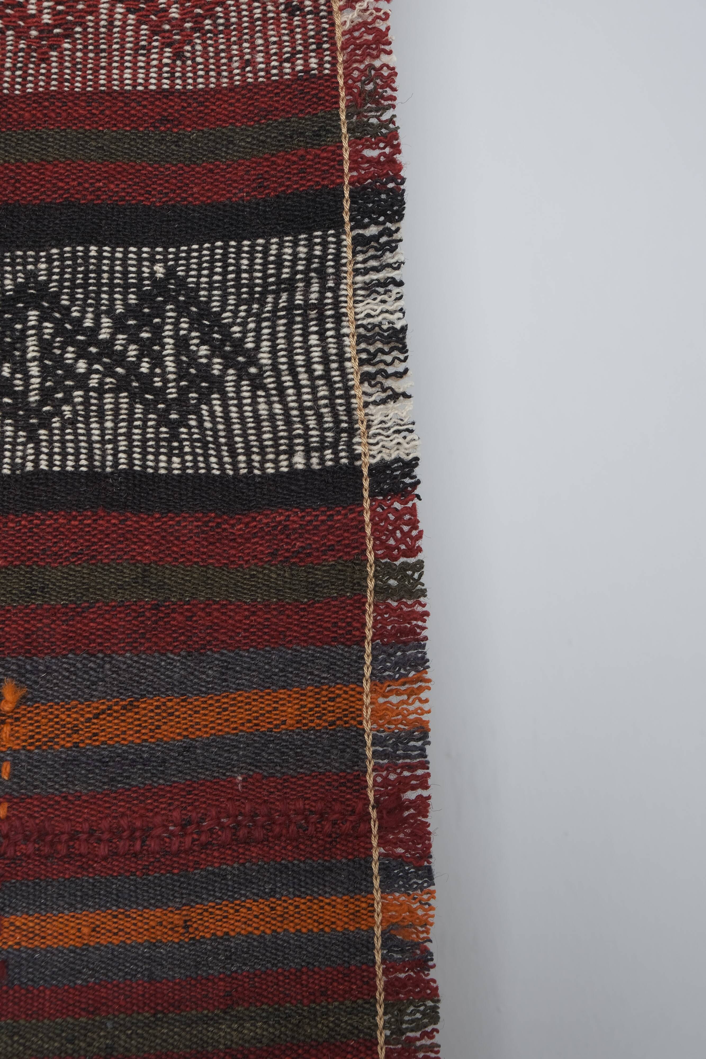 Vintage Turkish rug from Oushak, hand-woven 131x395 cm