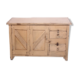 Buffet down in ancient Burmese teak