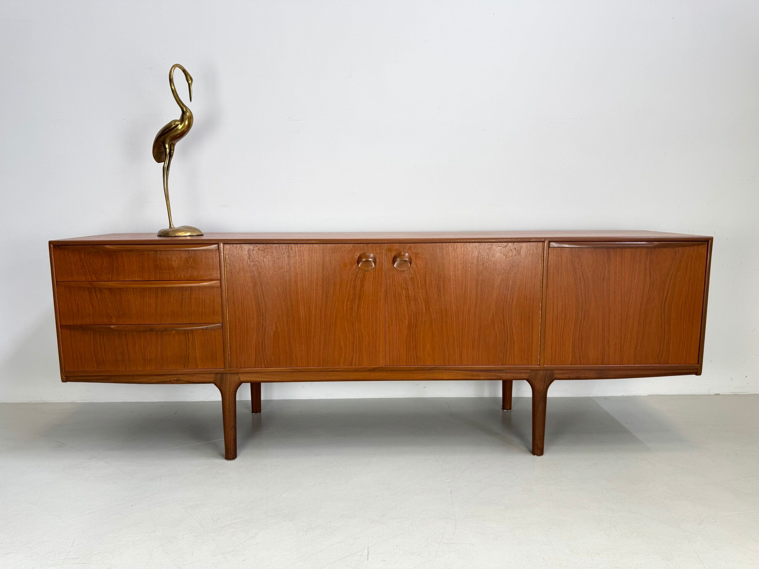 Vintage sideboard McIntosh "Torpedo"