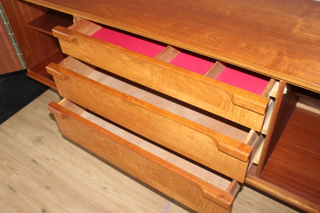 Vintage Scandinavian style teak line by Austinsuite 60s