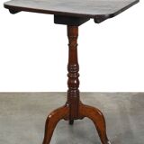 Nice antique English tilt-top table/side table with a square top