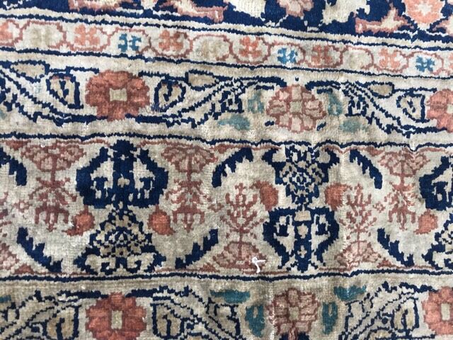 Very beautiful antique Persian carpet Tabriz very fine silk 135x160 cm