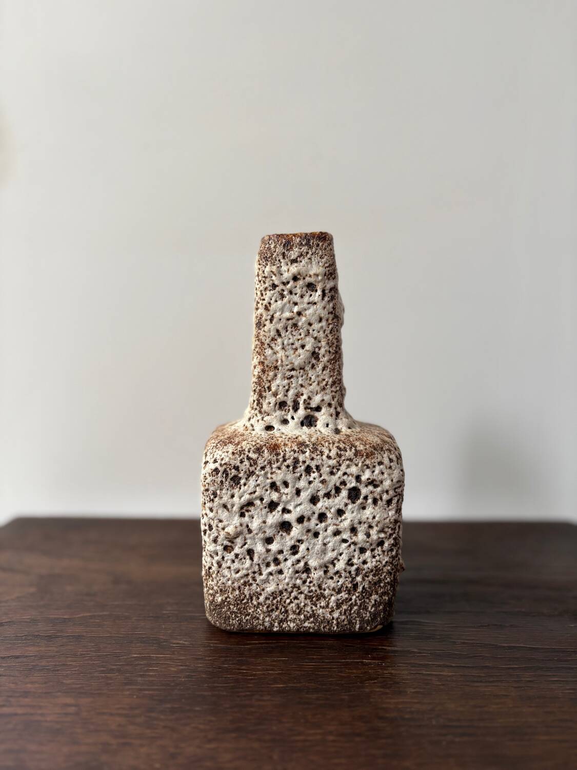 Vase en céramique fat lava années 60 marron et beige pays bas