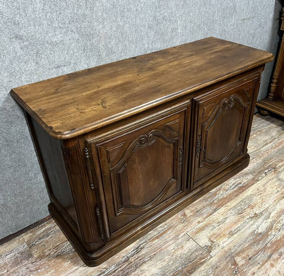 Louis XIV period hunting lodge sideboard in solid walnut circa 1700