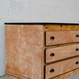 Wooden trade counter