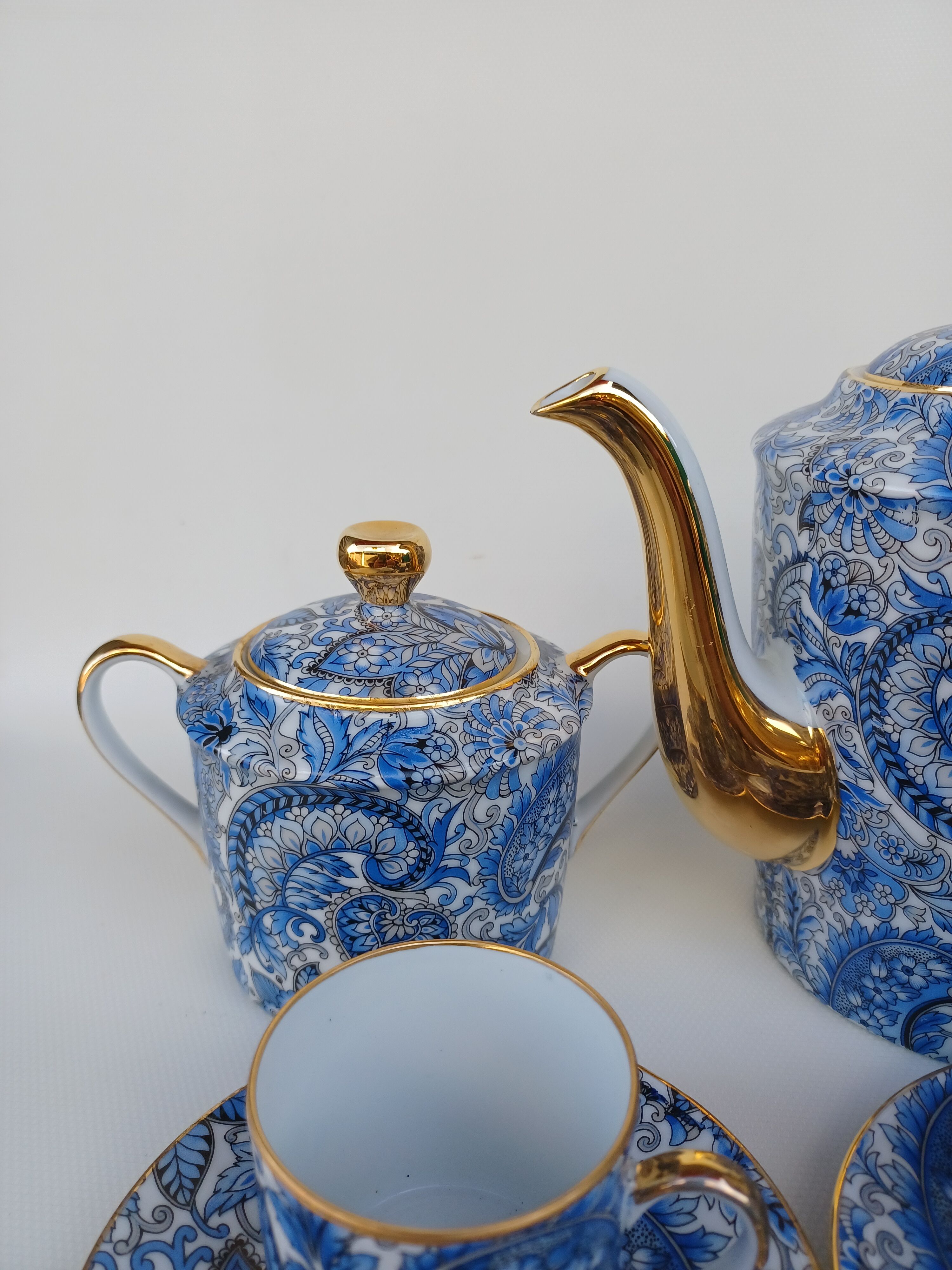 Coffee service in limoges porcelain, by lazeyras.