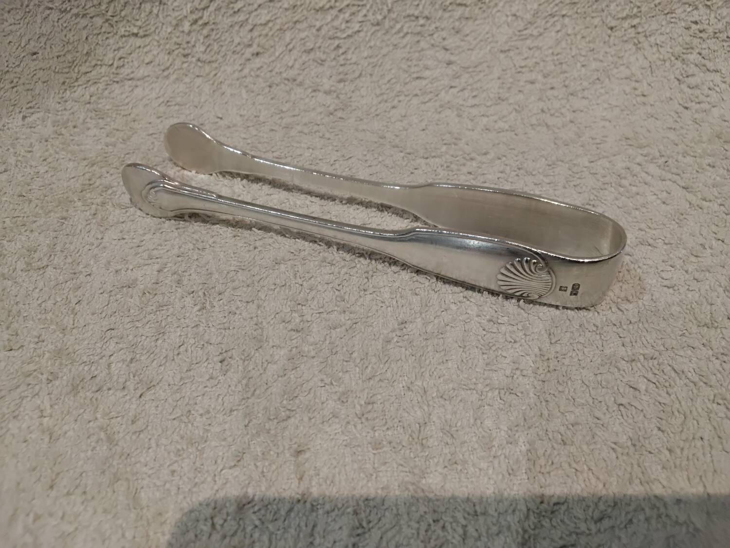 Pince à sucre métal argenté orfèvre Christofle modèle Vendome 13cm