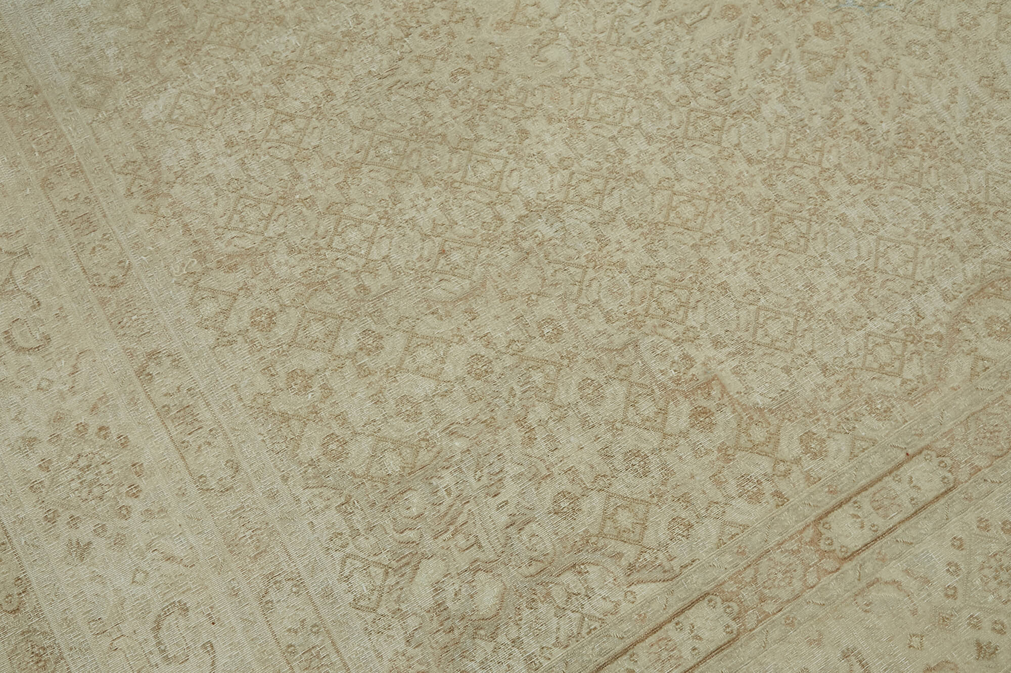 Hand-knotted persian vintage 1970s 211 cm x 286 cm beige wool carpet