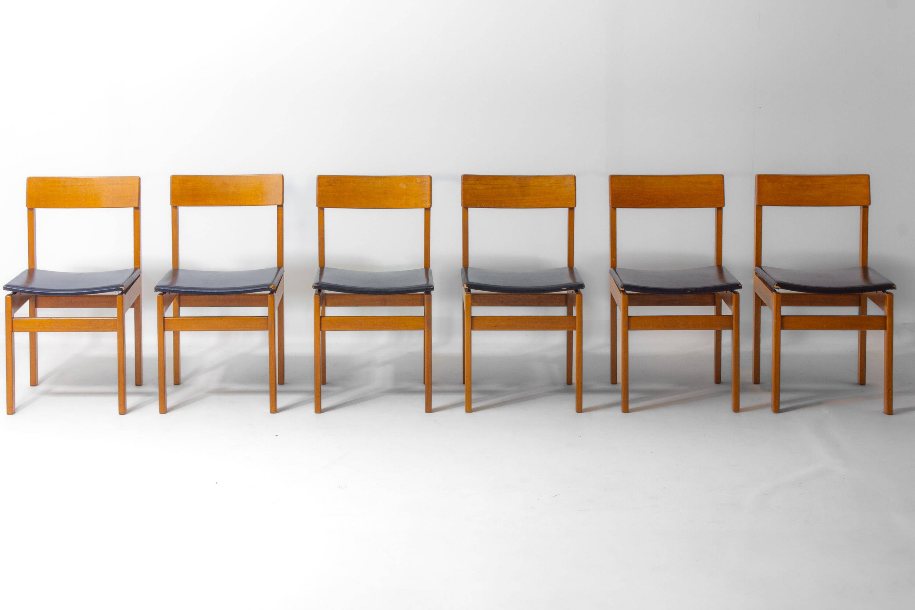 Set of 6 'Abstracta' dining chairs in beech by Jos de Mey, Belgium 1960s