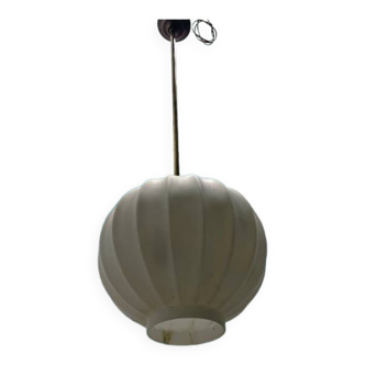 Suspension lumineuse en verre opalin années 1940