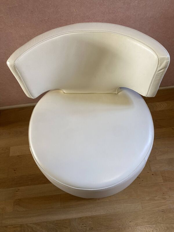 Fauteuil cuir blanc, Chateau d'Ax, parfait état
