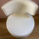 Fauteuil cuir blanc, Chateau d'Ax, parfait état