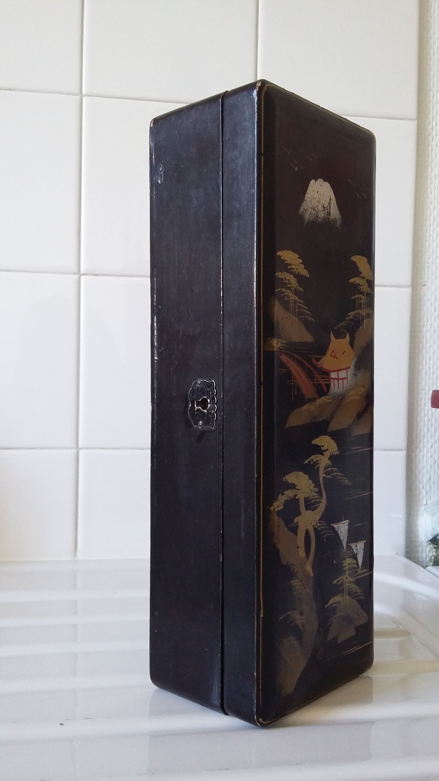 Ancient Japanese garden decoration box