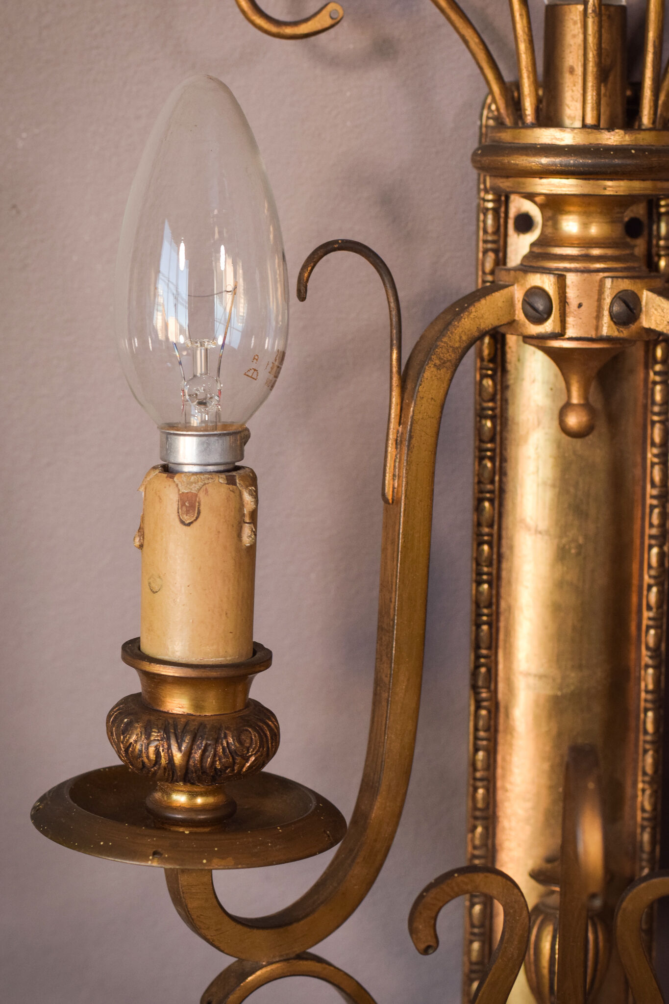 Classical High Quality Pair of Wall Lamps