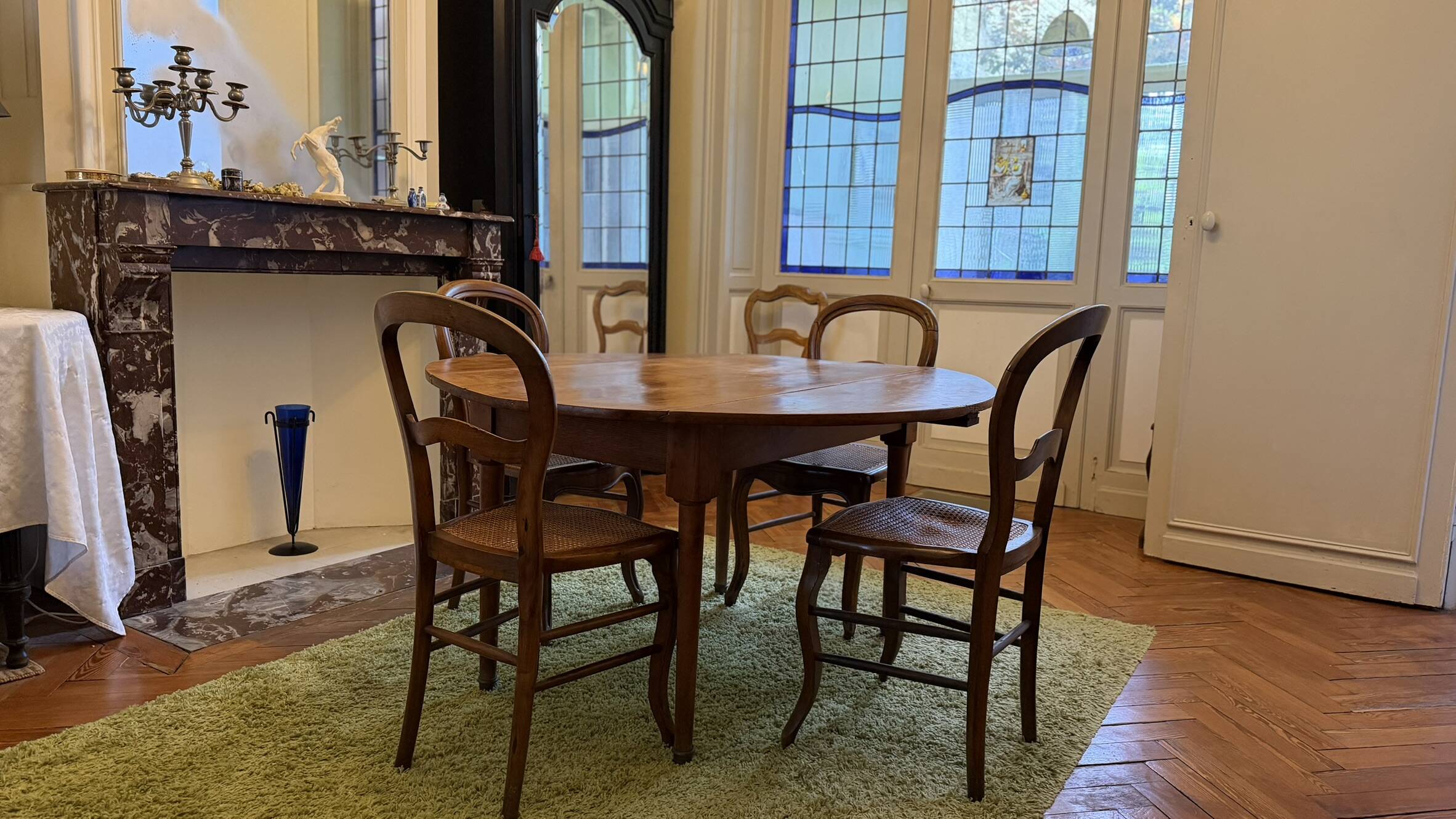 Drop-leaf table in cherry/merisier, Louis-Philippe style