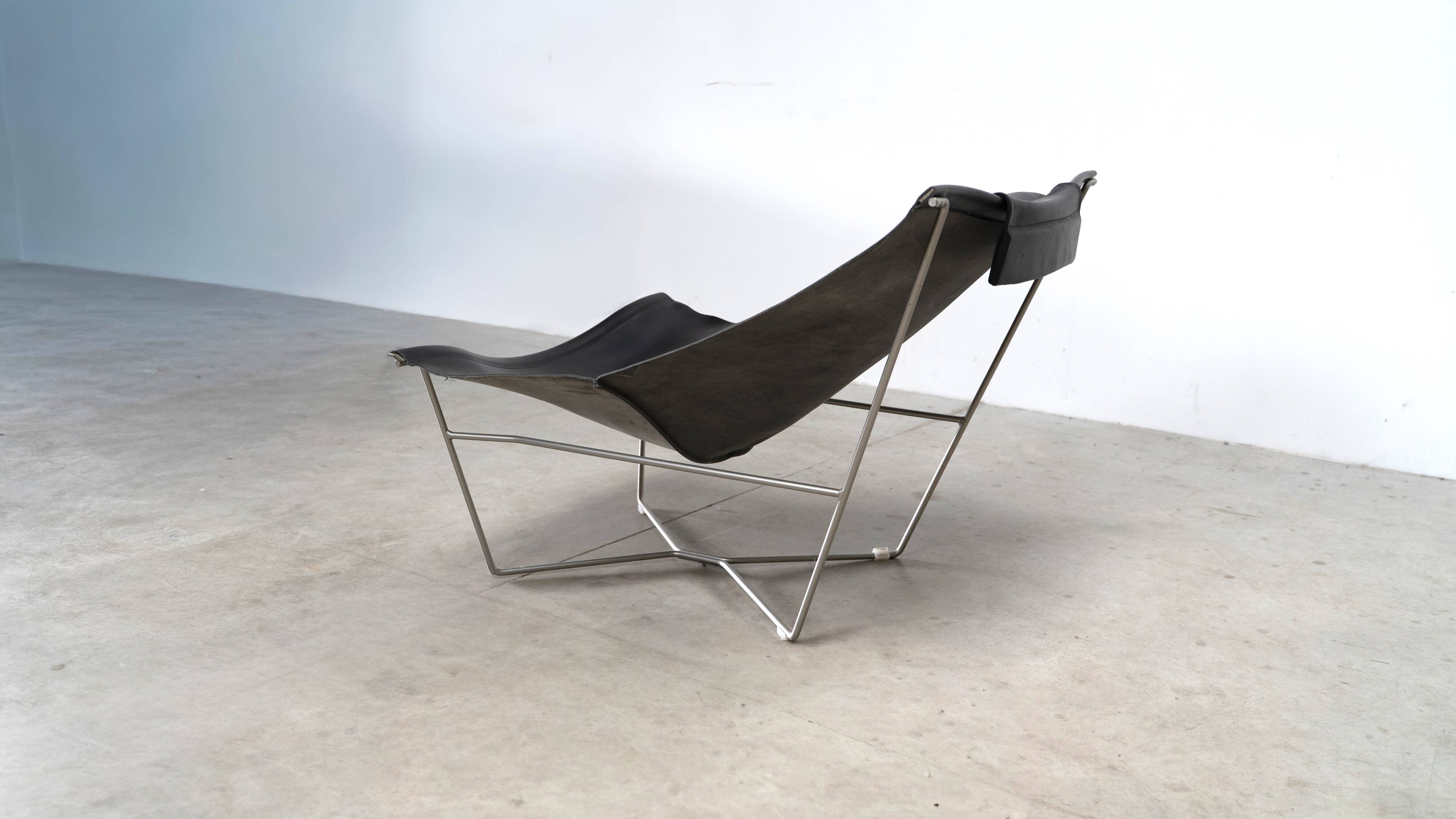 Semana lounge chair by David Weeks