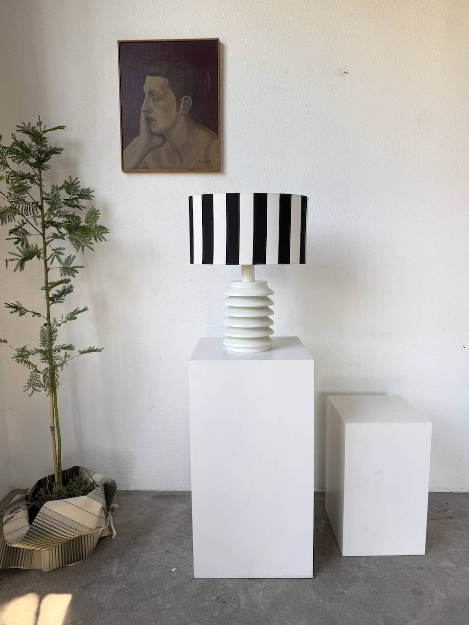 White lacquered metal table lamp from the 60s