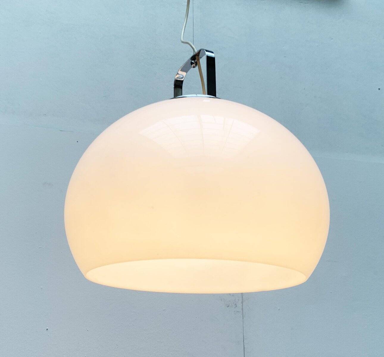 Zurich suspension lamp from the Italian space age of the mid-century by Luigi Massoni for Guzzini.