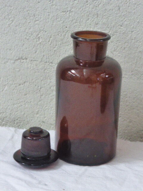 Bottles of pharmacy in amber glass, capacity 1 liter
