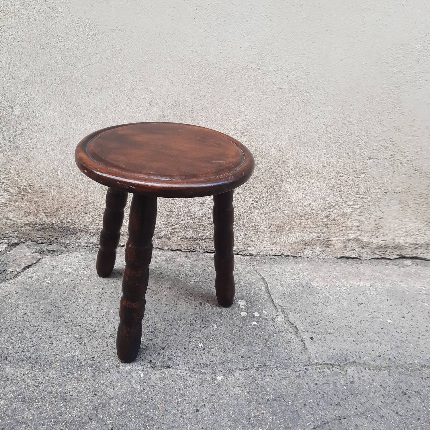 Tripod stool